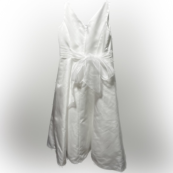 White Embellished Sleeveless V-Neck A-Line Dress - Picture 12 of 12